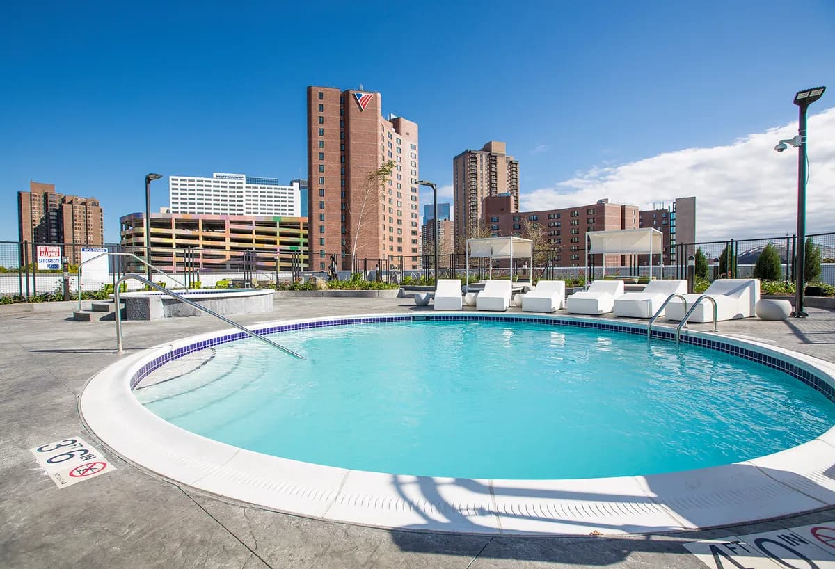 amenities-rooftoppool
