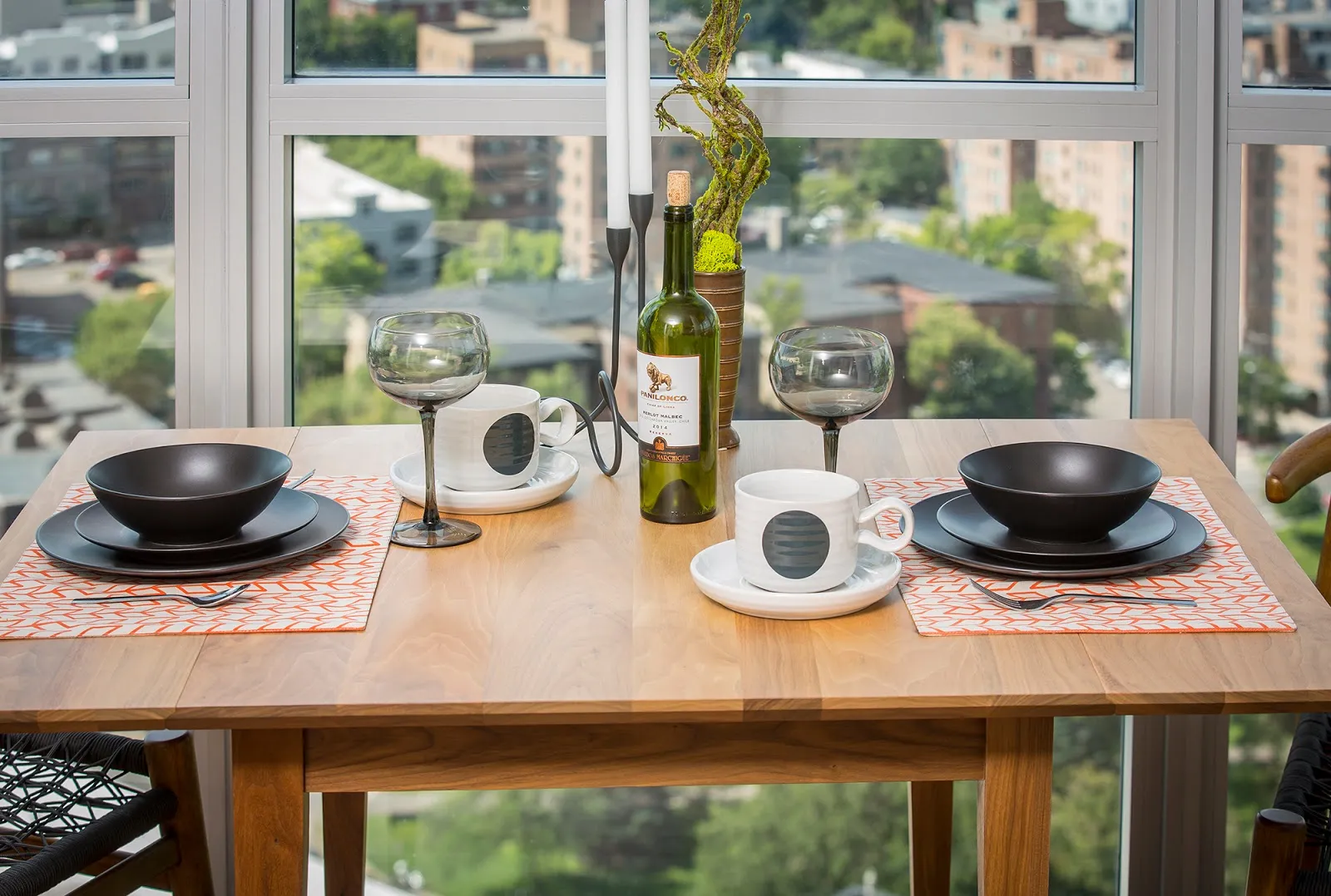 dining-windowtable