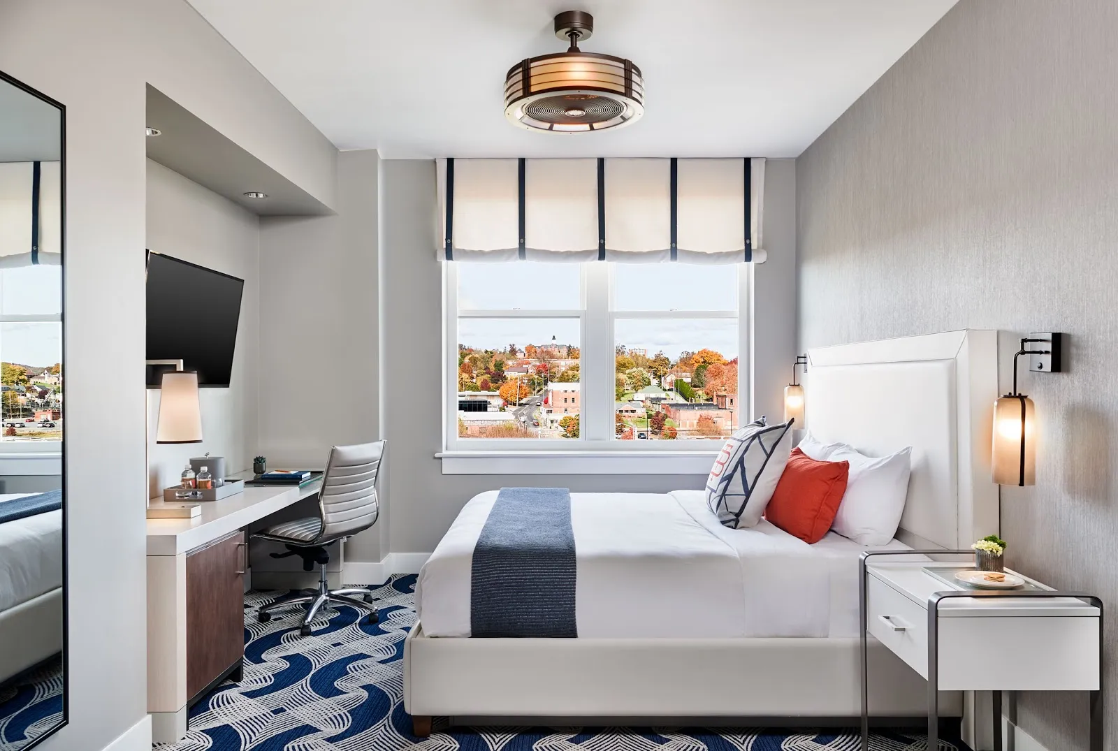 bedroom-kingbed